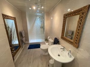 Photo 7- click for photo gallery